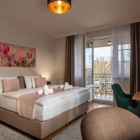 Holdvirag Hotel Sárvár Quarto foto