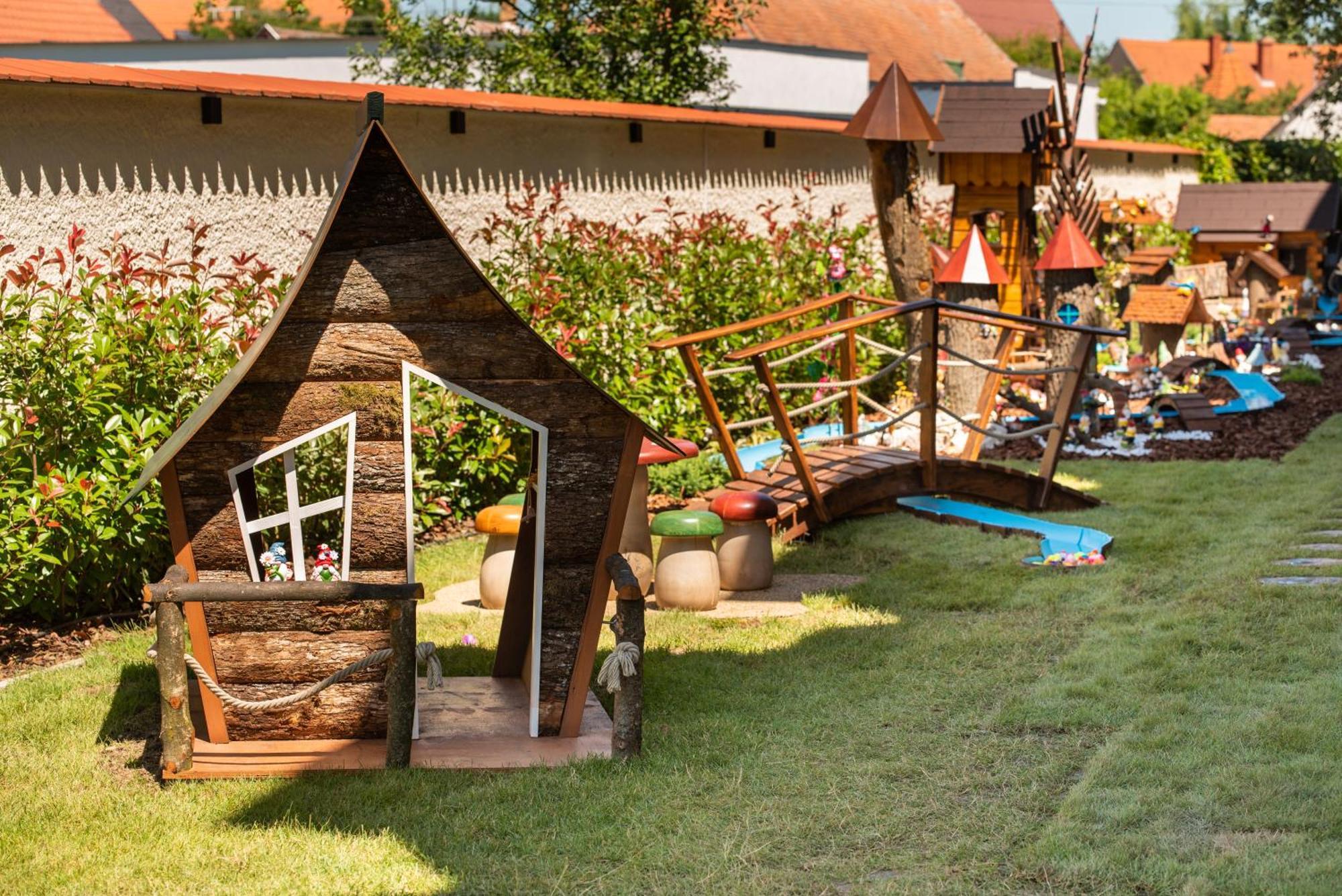 Holdvirag Hotel Sárvár Exterior foto